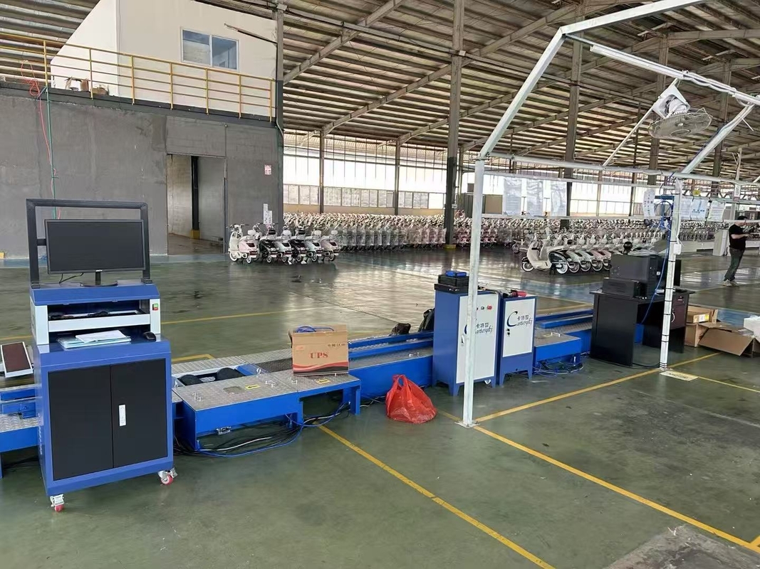 Sepeda motor roda dua jalur pengujian terpusat termasuk kekuatan rem sumbu beban speedometer Clamping Wheel Alignment Headlight Tester Noise Meter