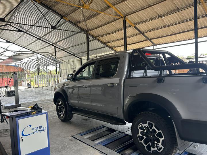 5-in-1 Roller Brake Tester dengan 4000kg Max Axle Load Patented Sanding Roller dan Industrial Control Computer