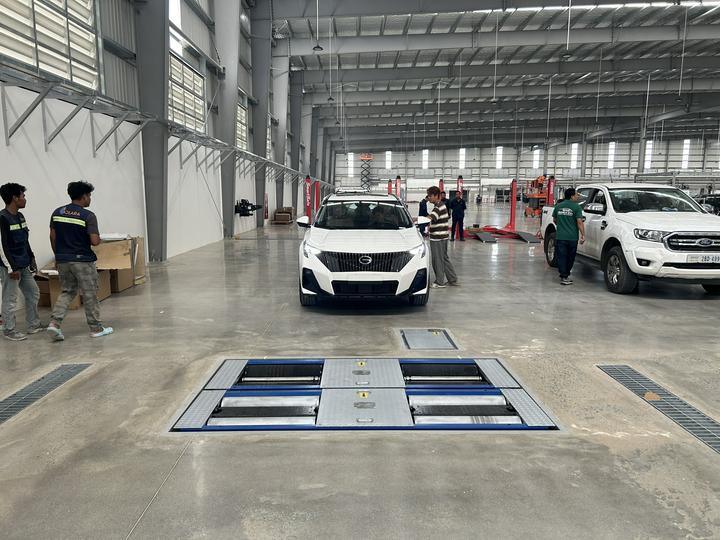 Merek Cartesy CTGT-3-3C Roller Trinity Vehicle Test Line Roller Brake Tester dengan Beban Gandar Pelat Tunggal Sisi Slip Tester untuk Kendaraan Ringan