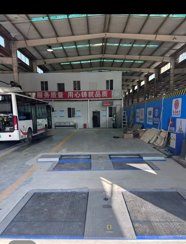 Jalur uji truk Cartesy untuk bengkel Penguji Rem Rol Otomotif Gaya Dengan Beban Gandar pelat ganda penguji slip samping kapasitas 10T